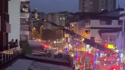 Ataşehir Prestij Caddesi’nde Korkutan Yangın! Mahalleli Sokağa Döküldü