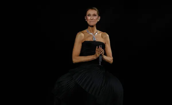Celine Dion'un dönüşü Paris'te büyük yankı uyandırdı