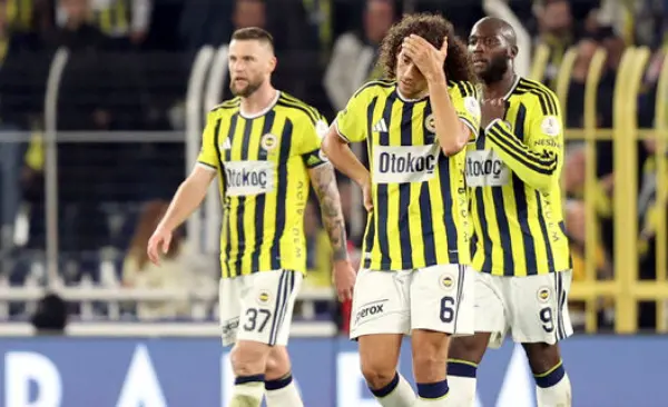 Fenerbahçe, Göztepe'ye 2-1 mağlup olarak puan kaybetti