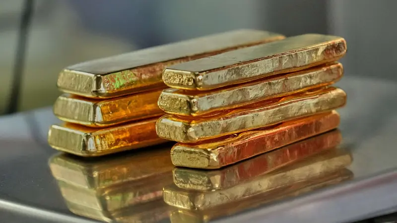 Altın, 4 bin dolar kritik seviyesinin altına geriledi
