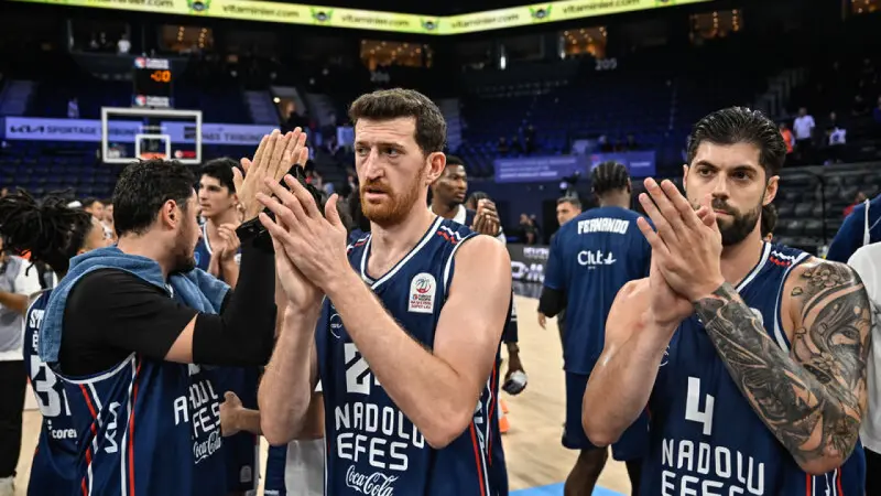 Anadolu Efes, Panathinaikos'u konuk ediyor