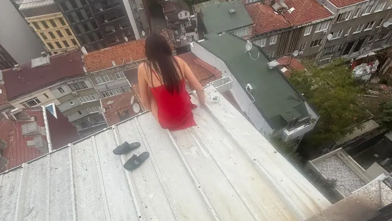 Aisulu Bekmakhanova'nın çatıdan düşen son fotoğrafı