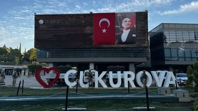 Çukurova Belediye Başkanı görevden alındı