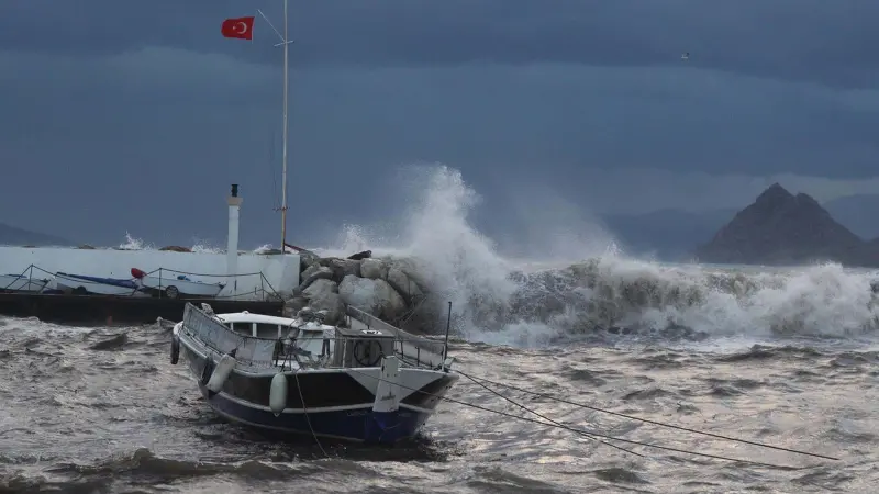 Datca'da olumsuz hava koşulları nedeniyle eğitim durdu