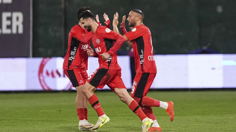 Fatih Karagümrük, Sarıyer'i 2-0 mağlup ederek galip geldi