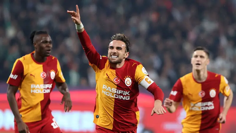 Galatasaray, Konyaspor'u 4-0 ile geçti