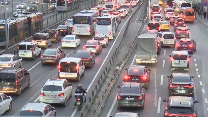 İstanbul'da dev derbi öncesi trafik yoğunluğu arttı
