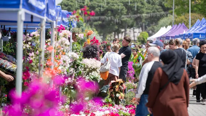 İzmir'in balkon-bahçe bitkileri ve bal festivali başlıyor