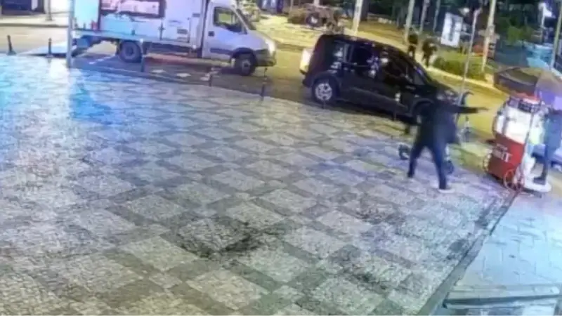 Kadıköy'deki döviz bürosuna saldırının şüphelisi oğlu