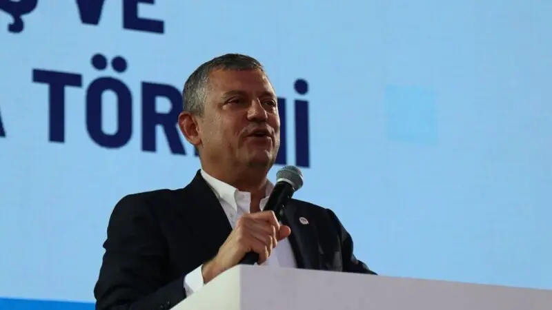 Özgür Özel, Ümit Kocasakal'ı yeni görevi için tebrik etti