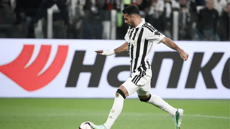 Zeki Çelik, Juventus'ta sakatlandı: Kas hasarı tespit edildi